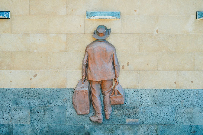 八雲のレリーフ